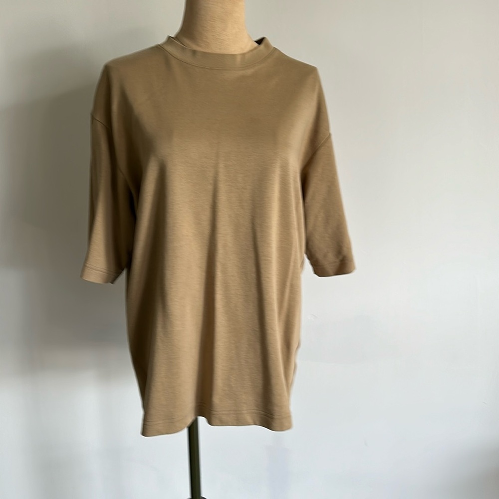 Uniqlo u airism tee shirt